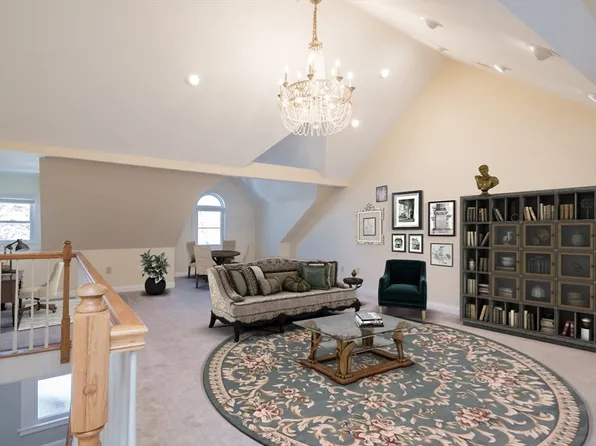 21 Lyman Rd #B, Northampton, MA 01060