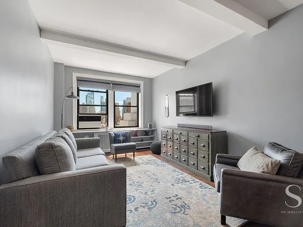 457 W 57th St #1102, New York, NY 10019