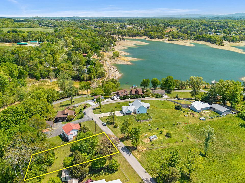 1st image of 720 Garrett Rd