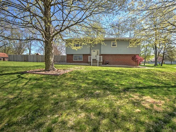 6304 Cavalcade Dr, Mt Zion, IL 62549