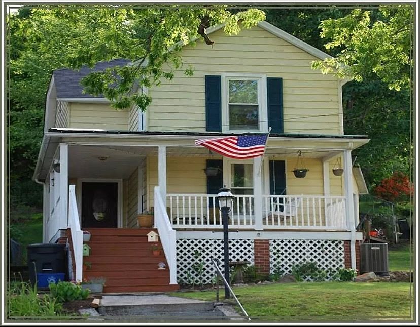 1st image of 139 11th St NW