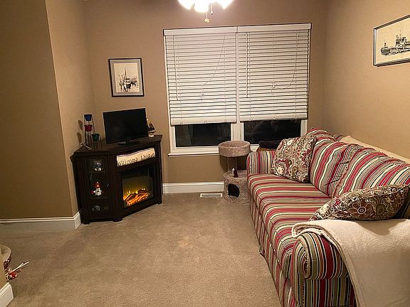 3rd image of 2868 Gates Ct