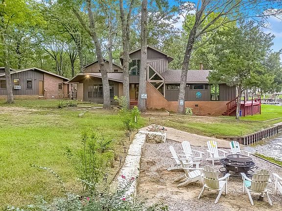4th image of 230 Beachwood Dr