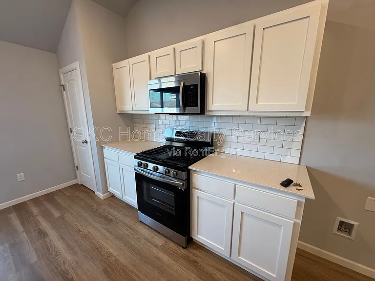 928 Dusky Valley Ln — Photo 18