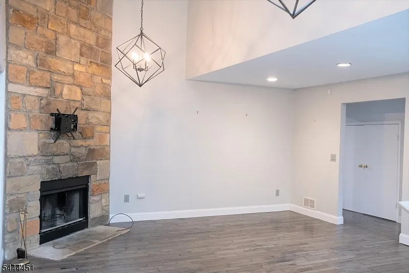 2 bed, 2.5 bath, $4,700 — Photo 3