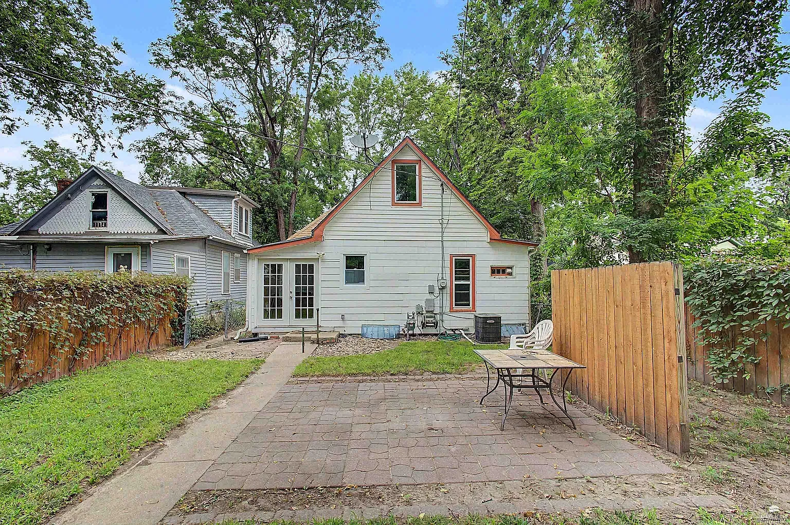 3 bed, 1292 sqft, $1,400 — Photo 4