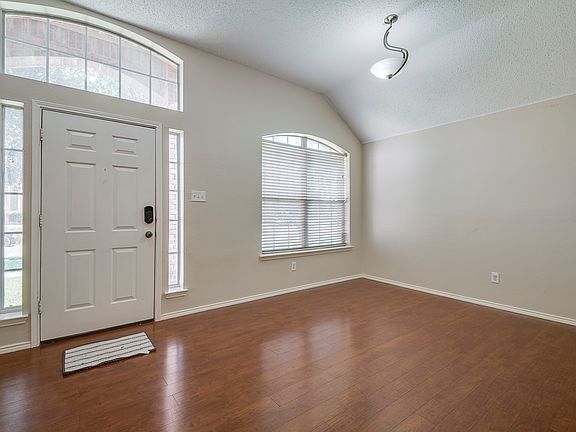 4th image of 3423 Jasper Dr