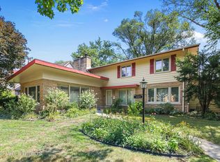 403 Uvedale Rd, Riverside, IL 60546