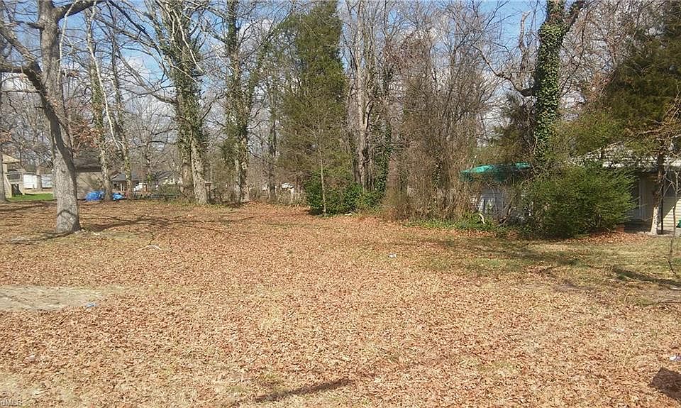 2nd image of 816 Oaklawn Dr