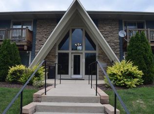 300 Opatrny Dr #106, Fox River Grove, IL 60021