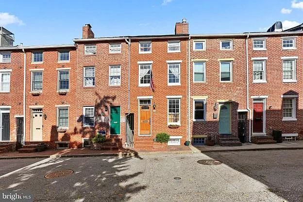 12 E Hamburg St
