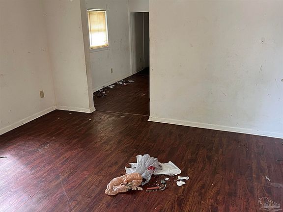 3rd image of 213 E Lakeview Ave