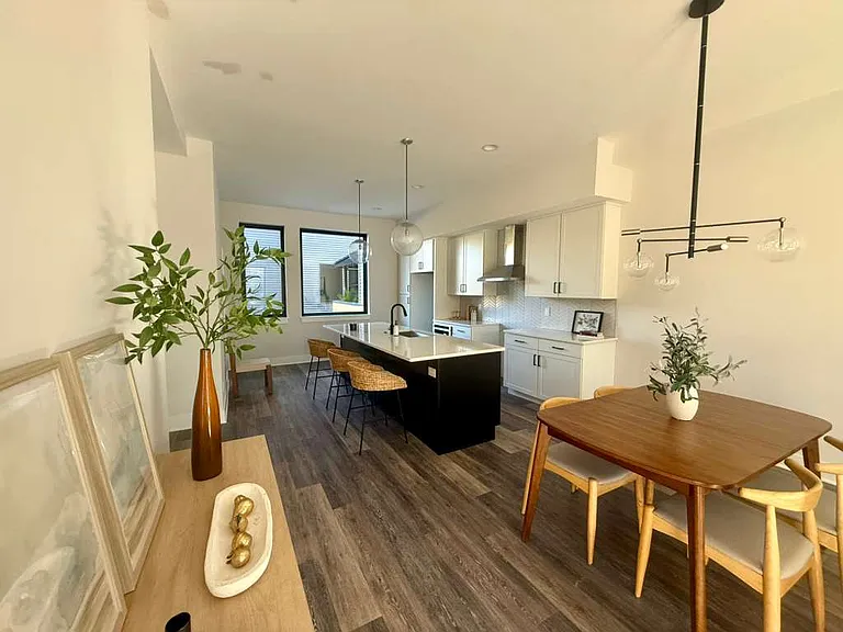 1495 Superior Ave — Photo 18