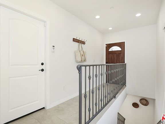 4th image of 3610 E Parrish Ave