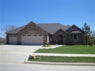2050 S Emerald Pl, Springfield, MO 65809