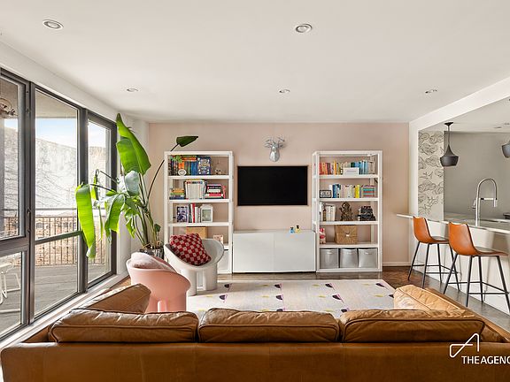 4th image of 245 Manhattan Ave #3A