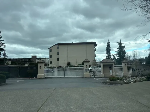 9717 NE Juanita Dr APT 203A, Kirkland, WA 98034