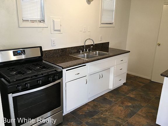 5th image of 377 Victoria St APT B