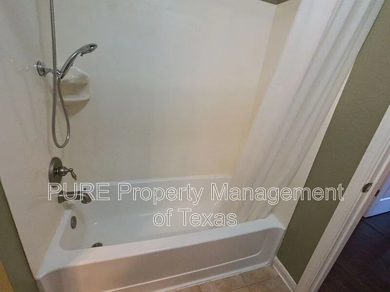18401 Hees Ln — Photo 39