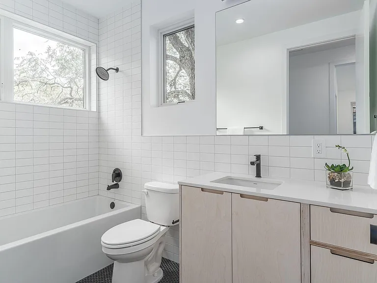 915 Tillery St #A — Photo 22