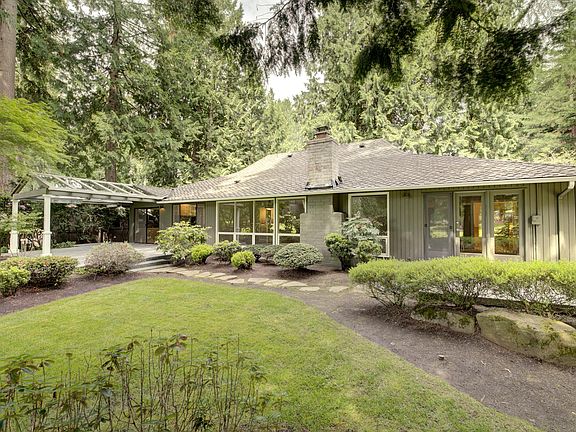 2nd image of 3010 Sahalee Dr W