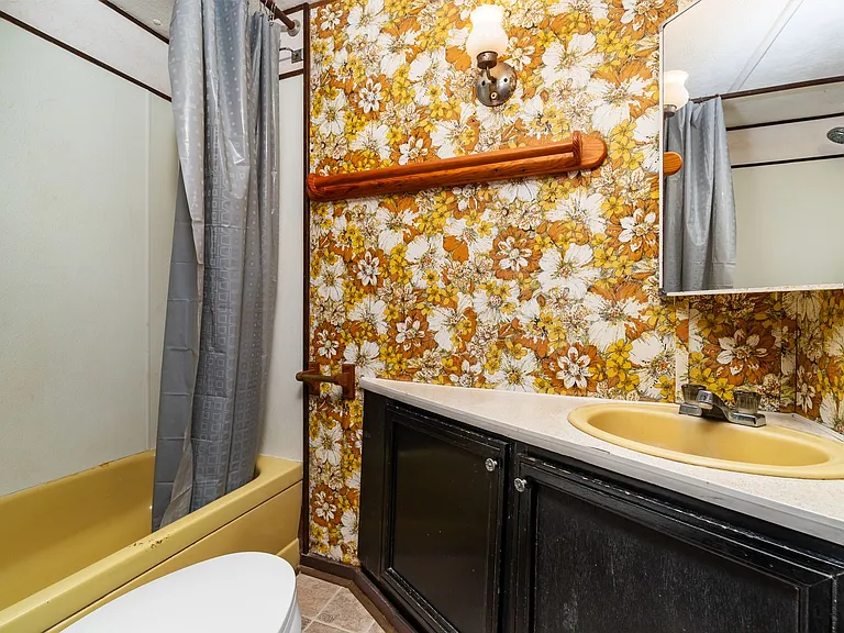 102 N Dawn St — Photo 6