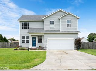 107 Thorn Tree Ct, Jacksonville, NC 28540