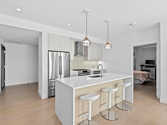 3rd image of 40 Traveler St #203A-1
