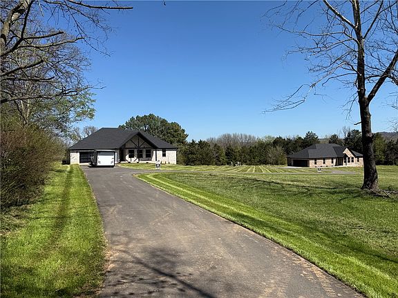 3rd image of 212 Oneal Ln