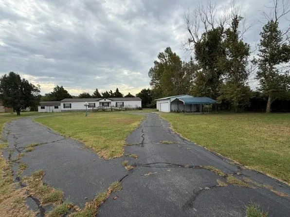 16099 Rolling Hills Rd #1/2, Yukon, OK 73099