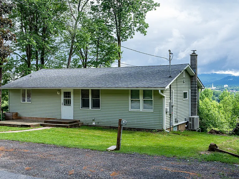 40 Campbell Rd — Photo 1