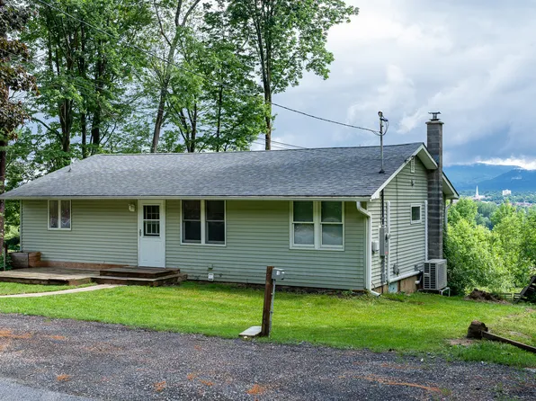 40 Campbell Rd, Center Rutland, VT 05701