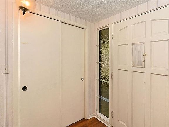 4th image of 2235 Circlewood Dr #19