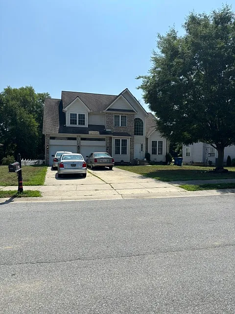 4 bed, 2971 sqft, $2,800 — Photo 1