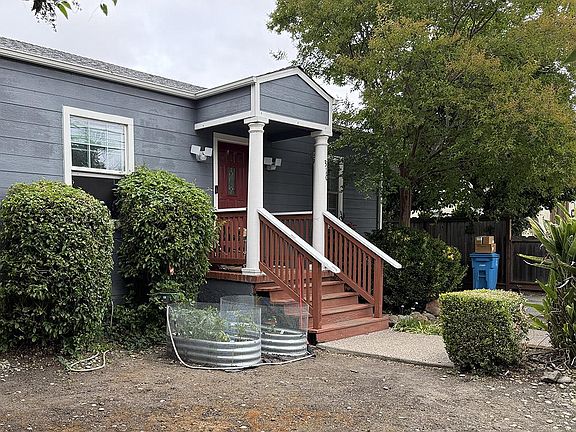 4th image of 310 Oak Ave