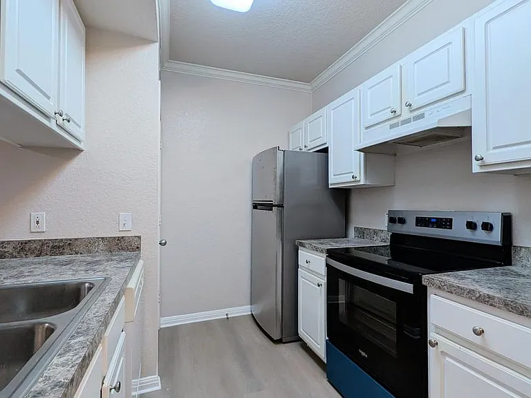 911 N Orange Ave #122 — Photo 4