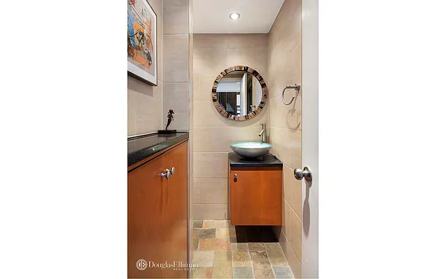 Sold by Douglas Elliman | media 44