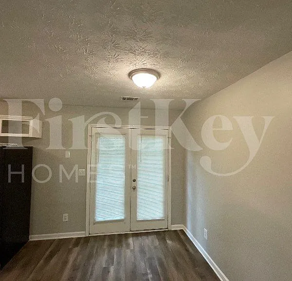 838 Marable St — Photo 3