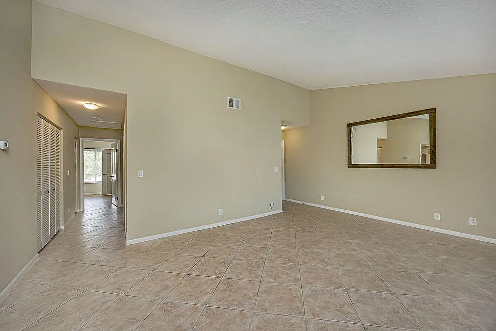 2 bed, 2.0 bath, 884 sqft, $2,000 — Photo 4