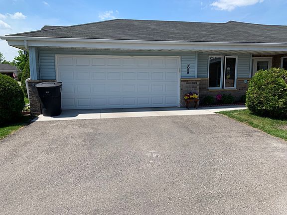 End unit w/double garage