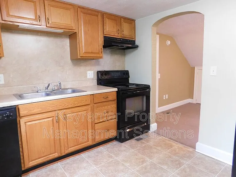 811 E Beverly St #B — Photo 12