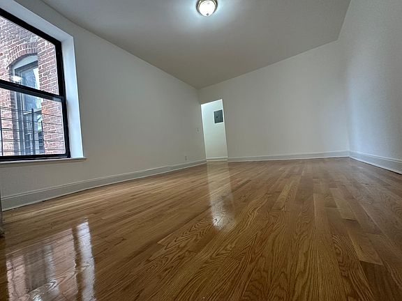 2nd image of 2095 Grand Concourse #22-1