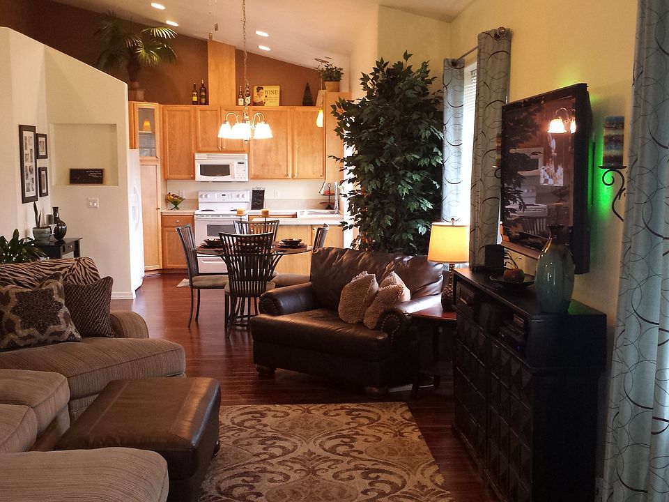 Main Living Area pic1