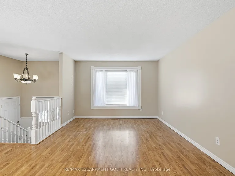 3905 Old Orchard Way — Photo 6