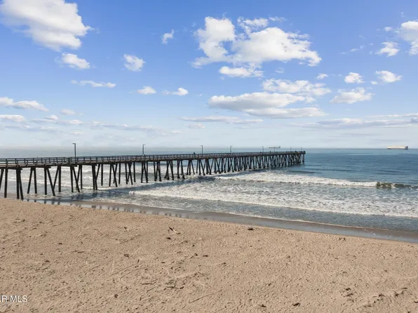 240 E Surfside Dr, Port Hueneme, CA 93041