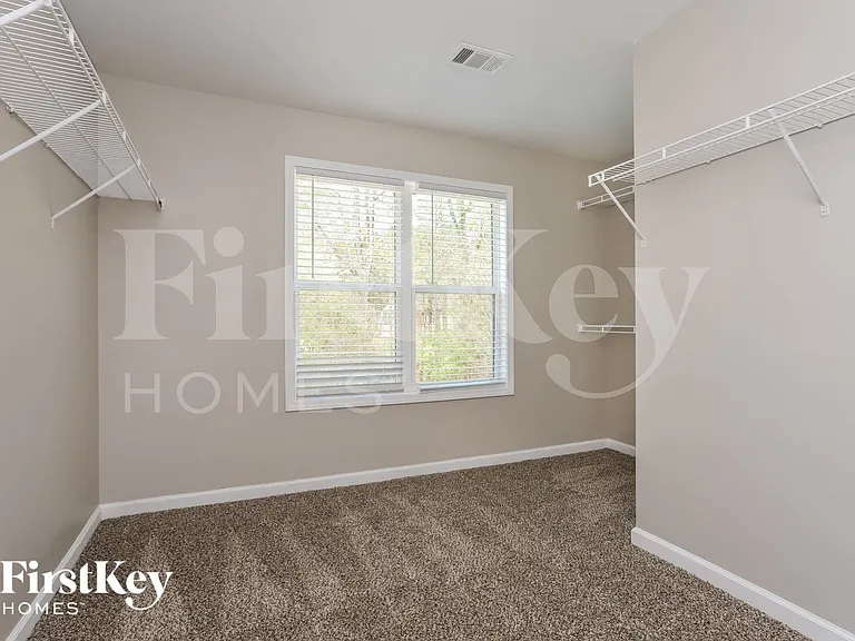 2009 Raegan Way — Photo 9