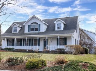 270 Leonard St, Agawam, MA 01001