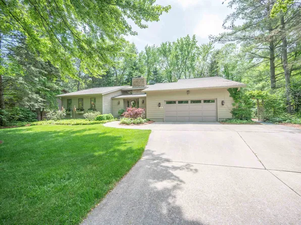 2708 Whitewood Dr, Midland, MI 48642