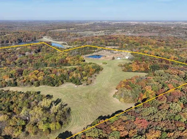 27820 290th St, Bonaparte, IA 52620