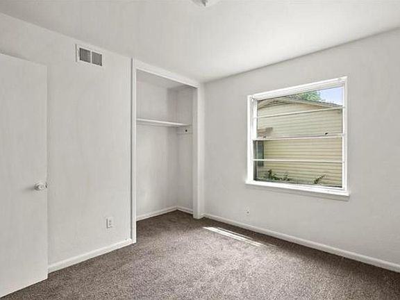 4th image of 12310 Hoblitzelle Dr